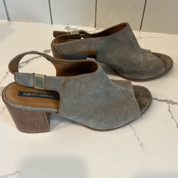 ALBERTO FERMANI griege sandal with block heel, Size 39.5 - Picture 4 of 8